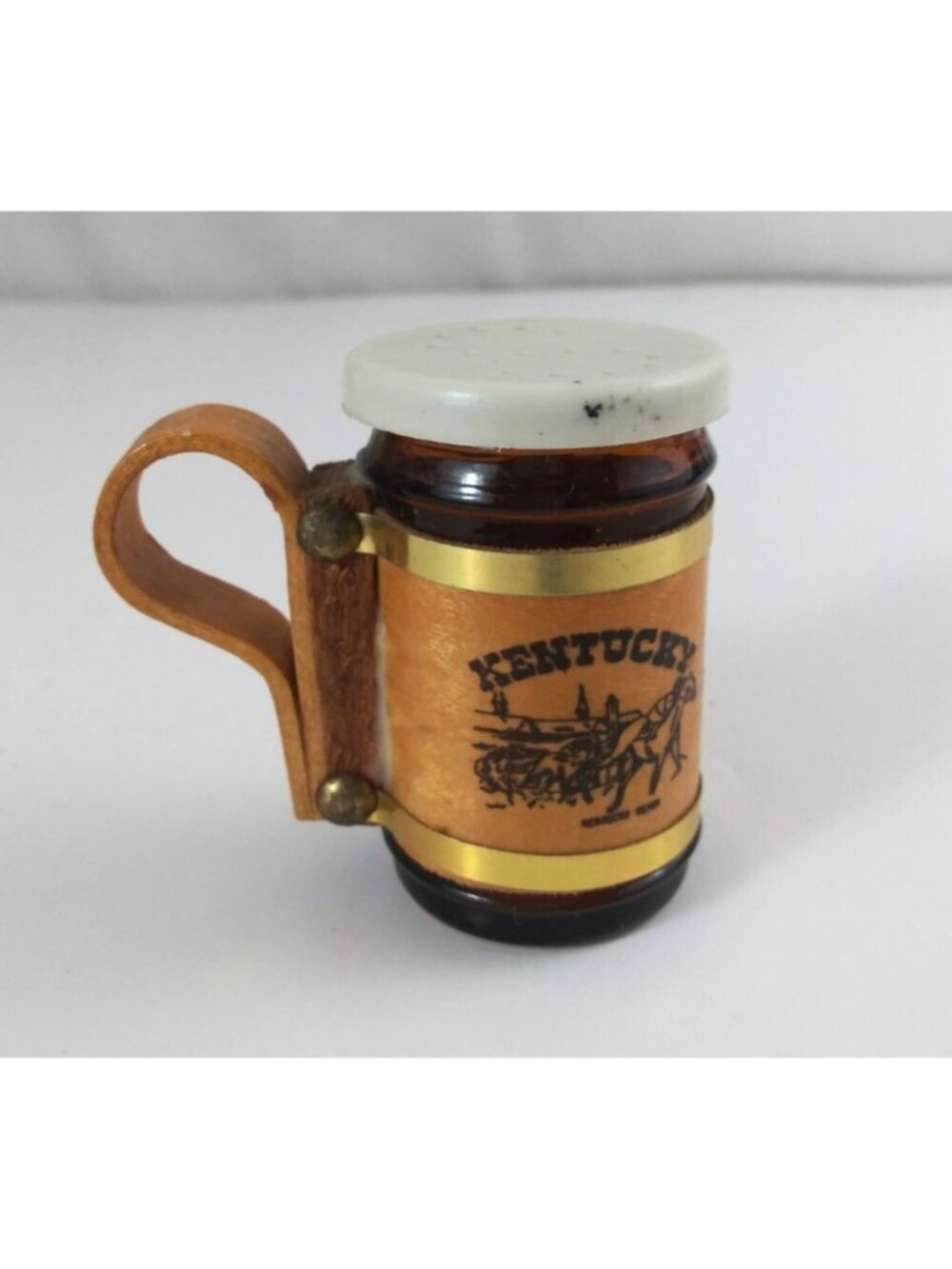 Kentucky Derby Amber Glass & Wooden Souvenir 2.5" Salt & Pepper Shakers - Picture 4 of 13